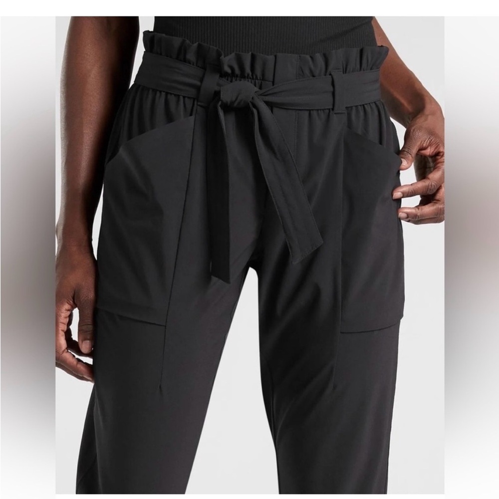 Athleta Black Paperbag Waist Cargo Jogger Pants 
SKYLINE PANT 11 - Picture 3 of 6